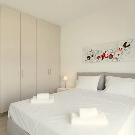 Palm Tree Villas Livadhia